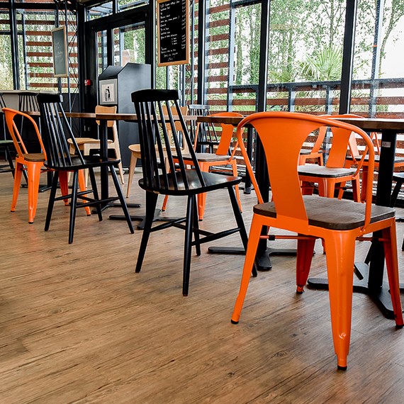 chaises et tables de café restaurant promateq